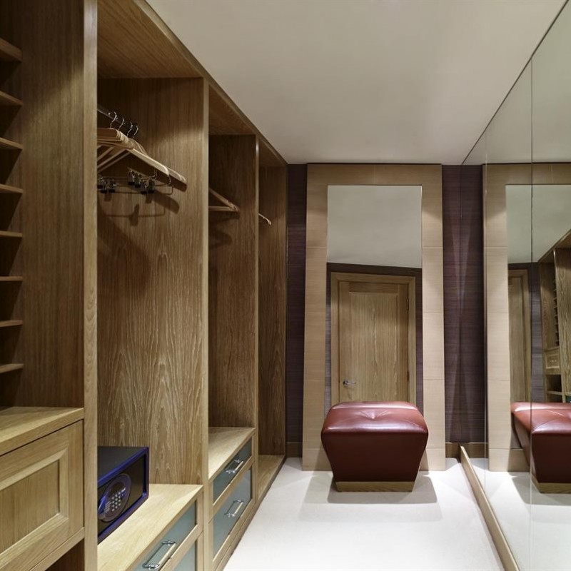 walk_in_wardrobe_973.jpg